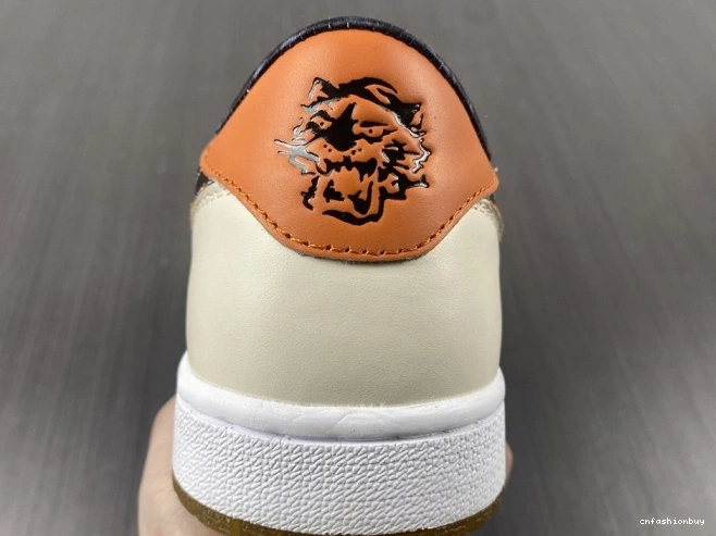 OG DH6932-100 Low of 1 Year Tiger the Air Jordan 0720